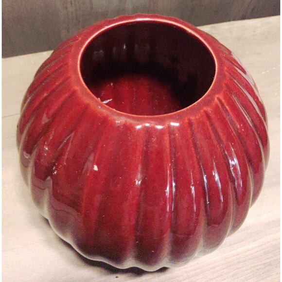 Haeger Cranberry Round Vase. - Picture 3 of 6